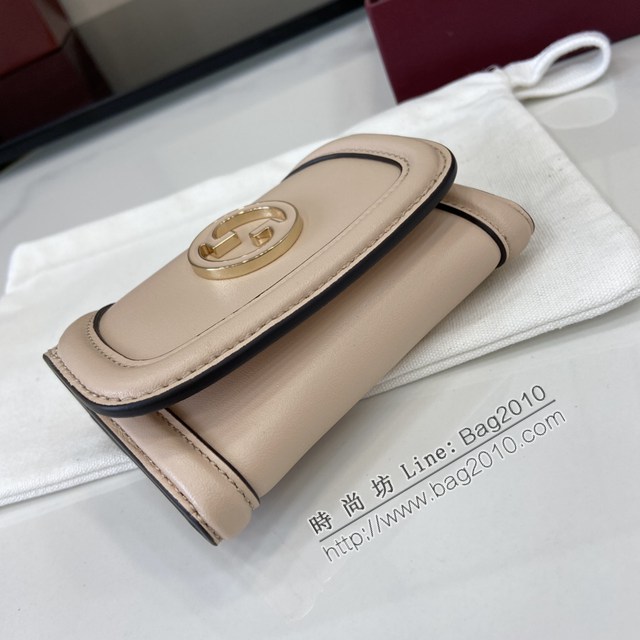 Gucci專櫃古馳最新款圓形互扣式雙G標識卡片夾卡包零錢包 jh2677型號：818795